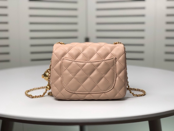 シャネルバッグ側面デザイン